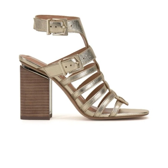 NWB S. 9 Vince Camuto Gold Heels - Picture 1 of 6